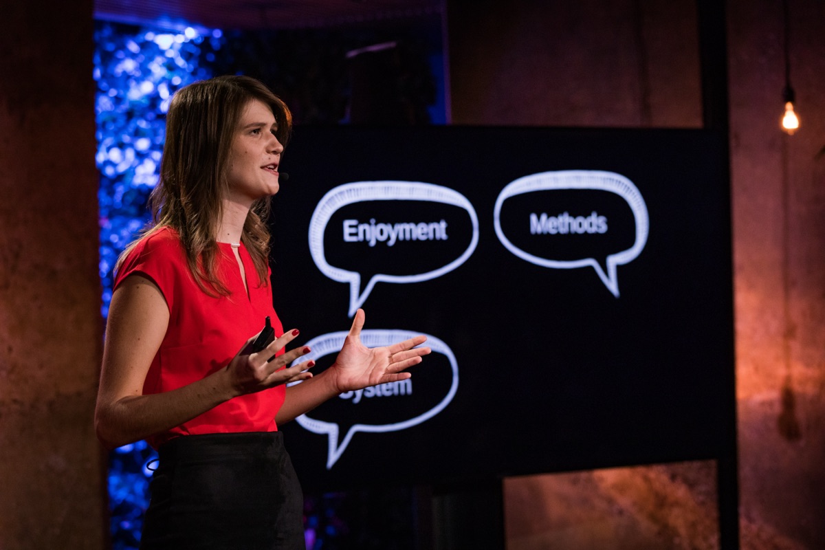 Lýdia Hric Machová na TED talk pódiu, New York 2018